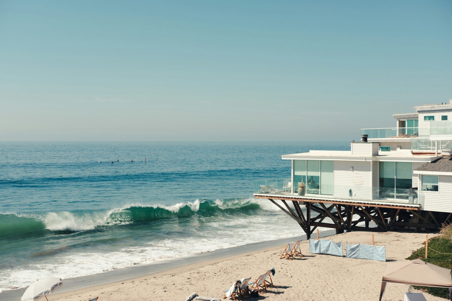 Illustration of Exclusive Oceanfront Beachfront Rentals