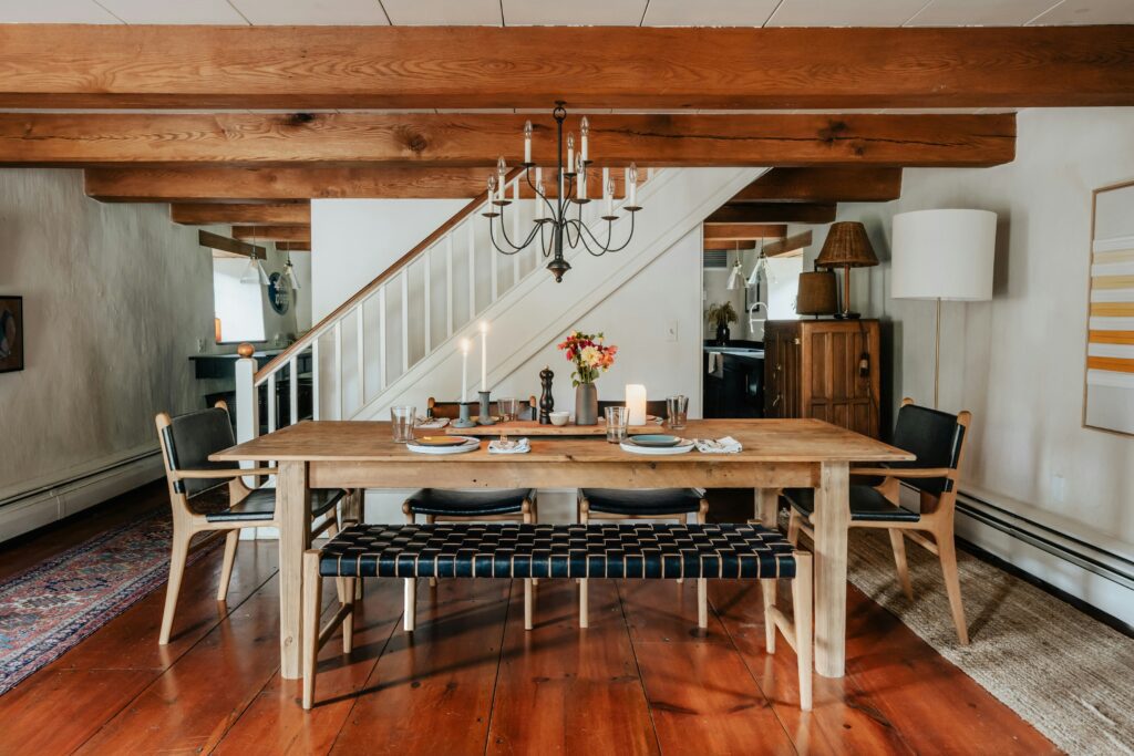 Rustic Tables: Enhancing Your Space with Timeless Charm - Lake.com