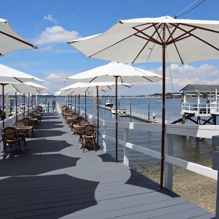 Louie's Oyster Bar And Grille