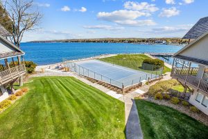 The Yacht Club At Sister Bay