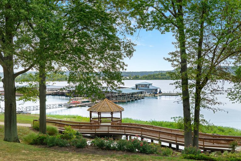 Fourwinds Resort And Marina