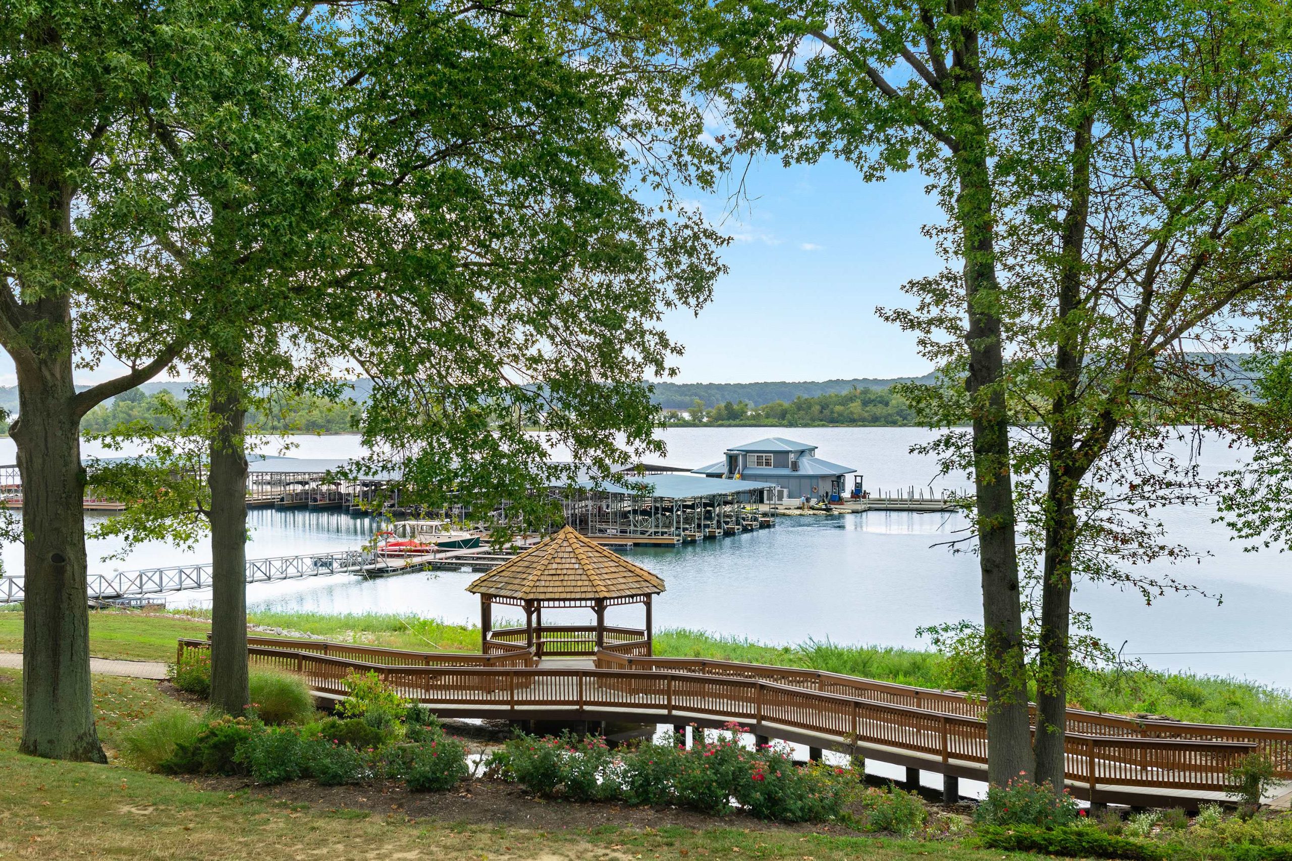 Fourwinds Resort And Marina