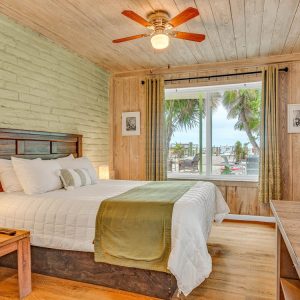 Captain Pip's Marina And Hideaway