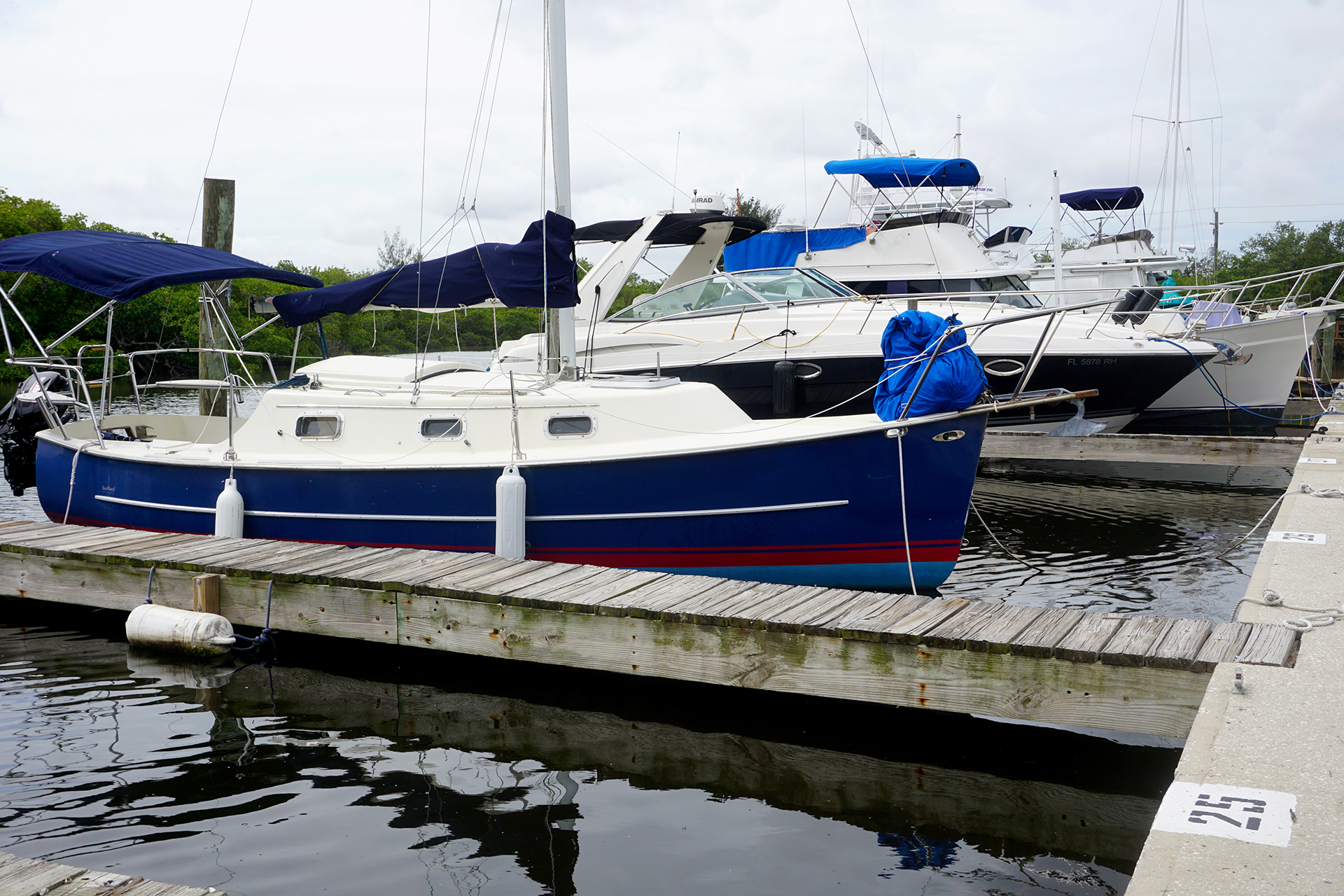Cut's Edge Harbor Marina