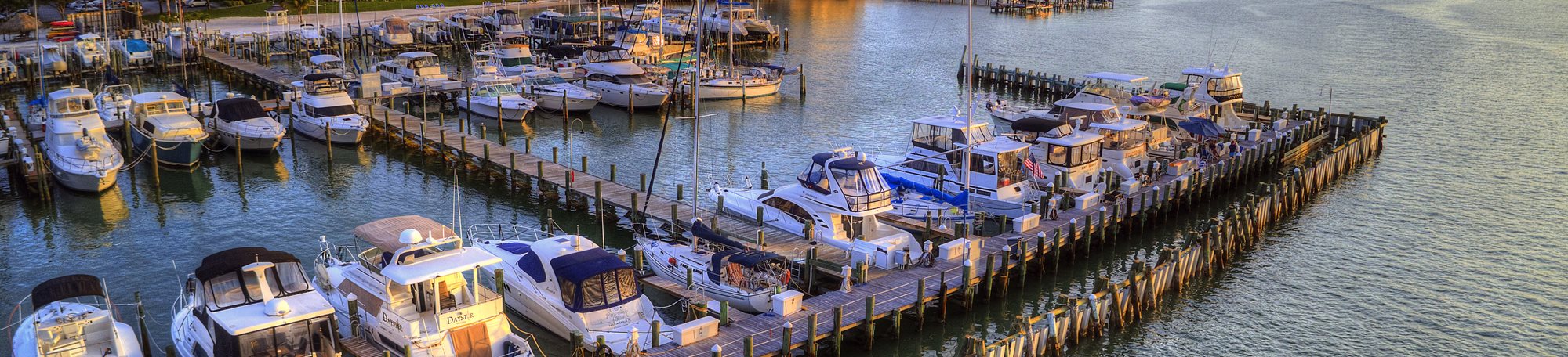 Isla Del Sol Yacht Club