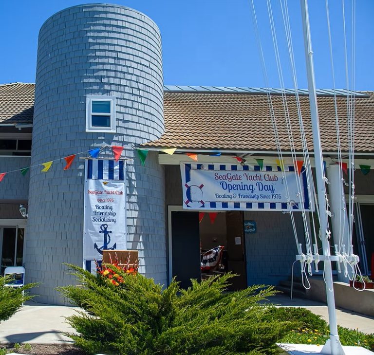 Seagate Yacht Club