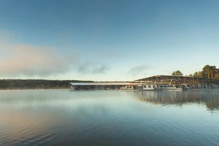 Self Creek Lodge And Marina