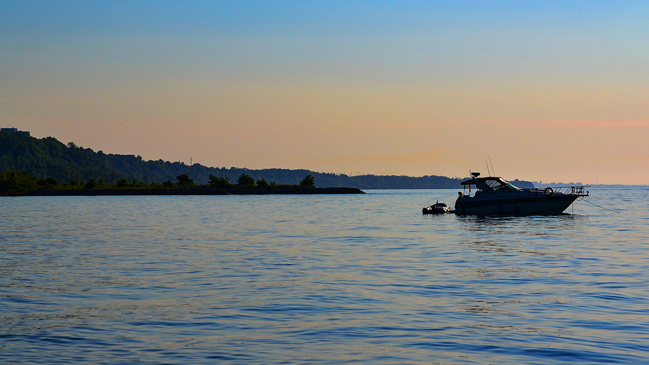 Cathedral Bluffs Yacht Club