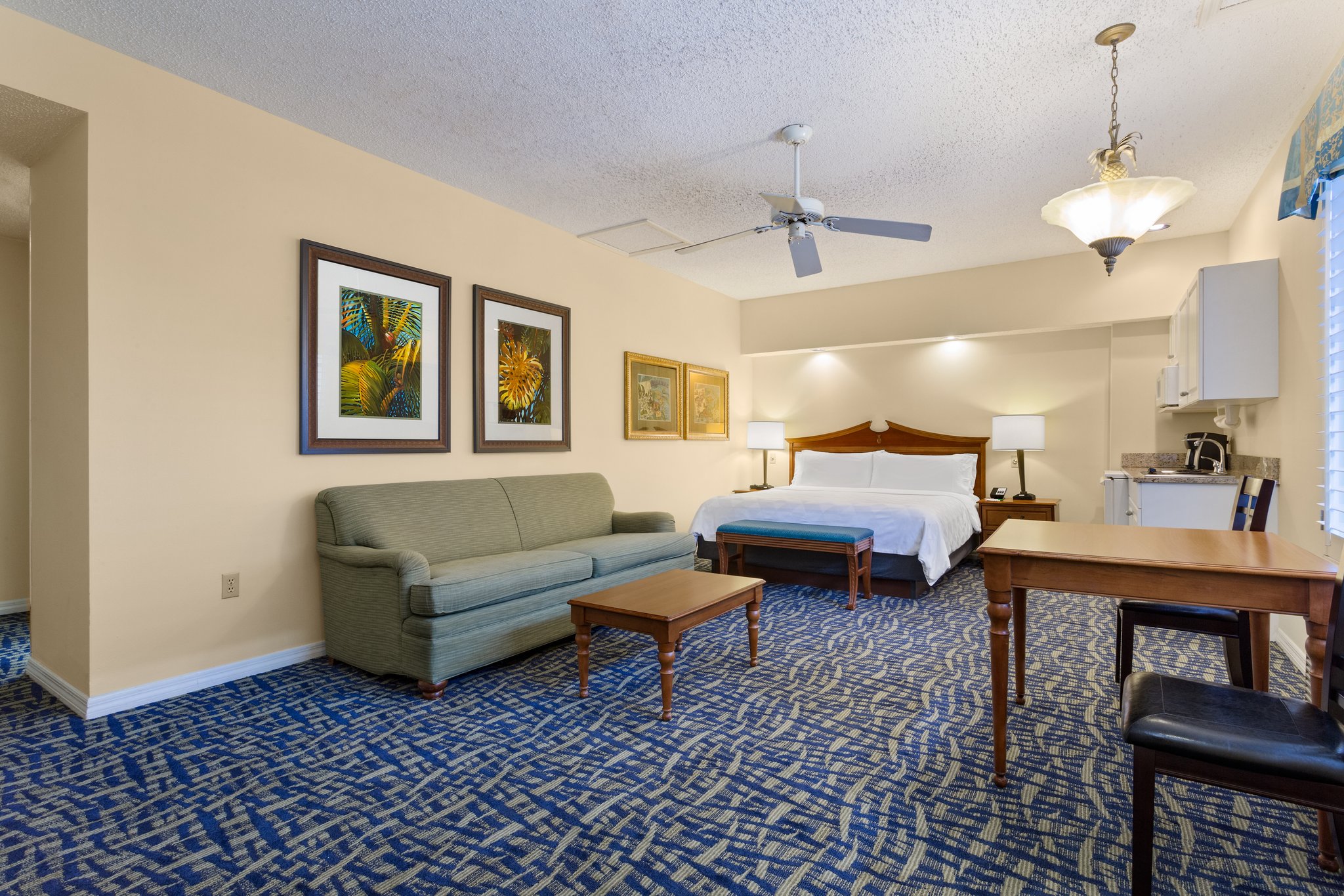 Holiday Inn Harbourside Marina