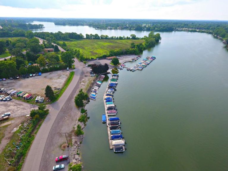 Sandy's Marina