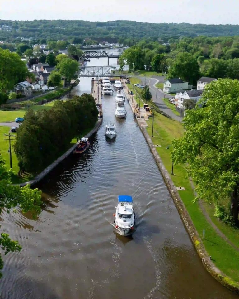 Lock 10 (Free Dock)