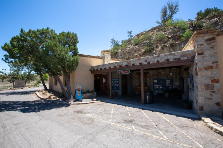 The Dam Site Resort And Marina