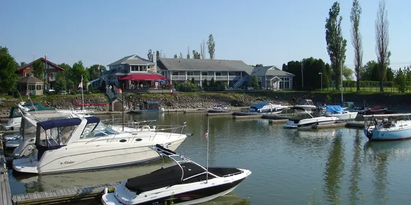 Marina De La Halte Des 103 Lles