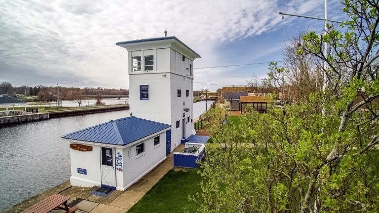 Phoenix - Bridge House Brats (Free Dock)