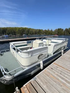 Kennisis Lake Marina Ltd