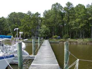 Boonedocks Marina And Guest House