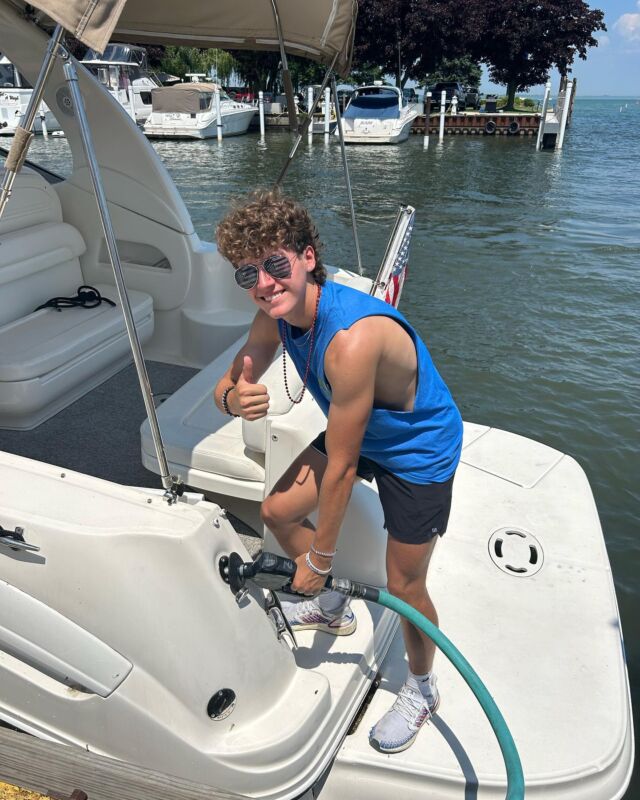 Duffy's Landing, Fuel Dock