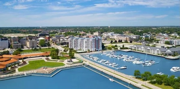 Lakeshore Towers Marina