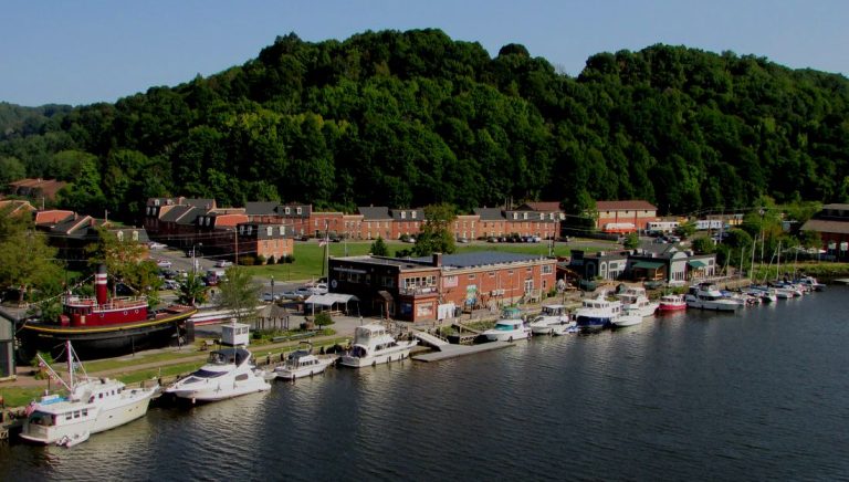 Hudson River Maritime Museum And Riverport Wooden Boat School
