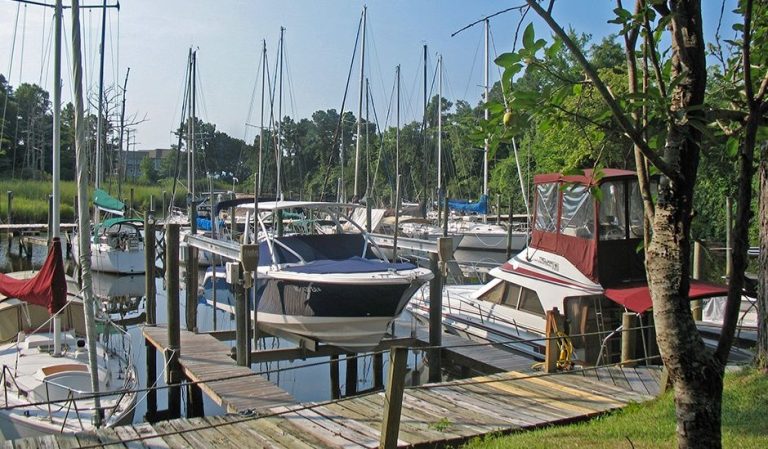 Wayfarers Cove Marina And Boatyard