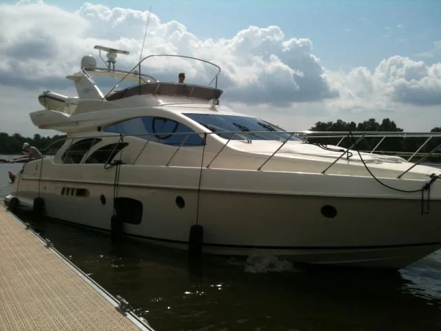 Port De Plaisance Laval-Sur-Le-Lac