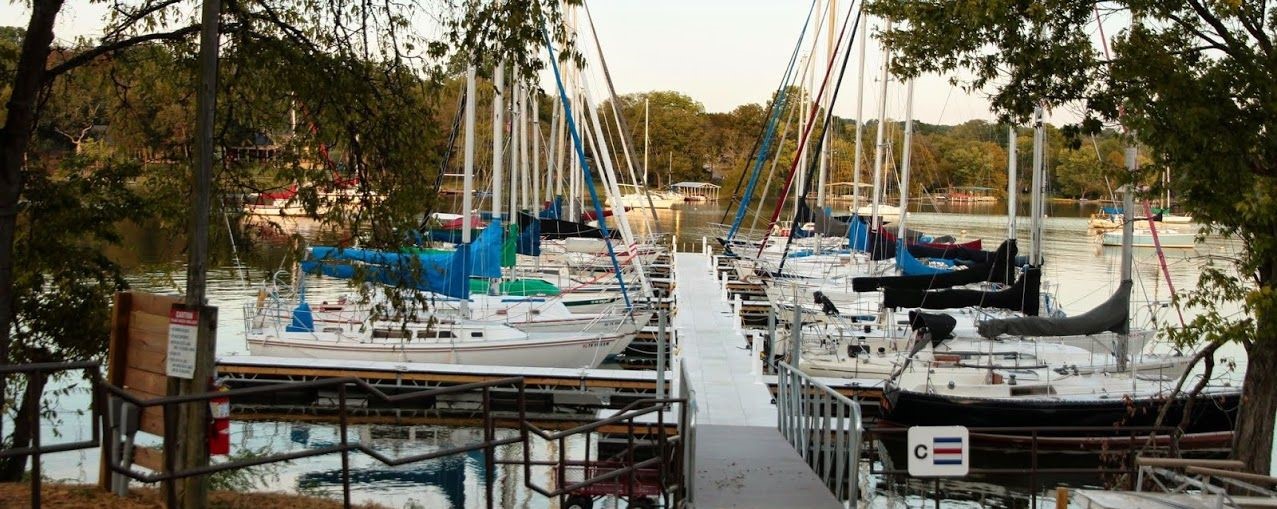 Harbor Island Yacht Club