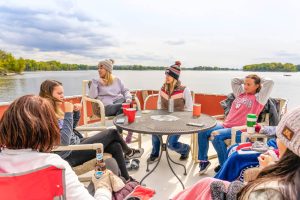 S And S Houseboat Rental