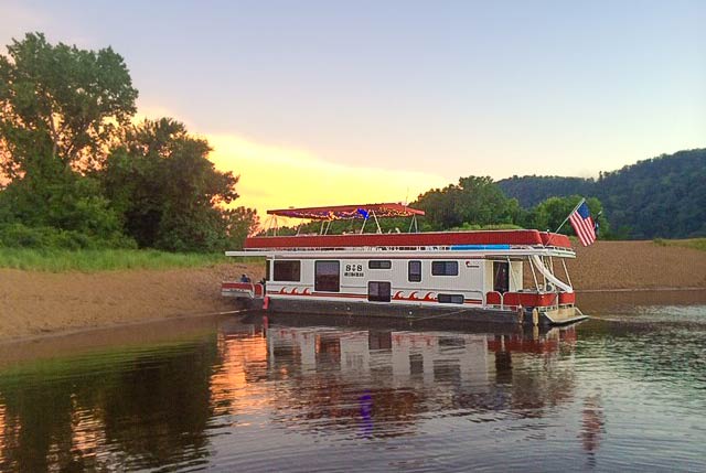 S And S Houseboat Rental