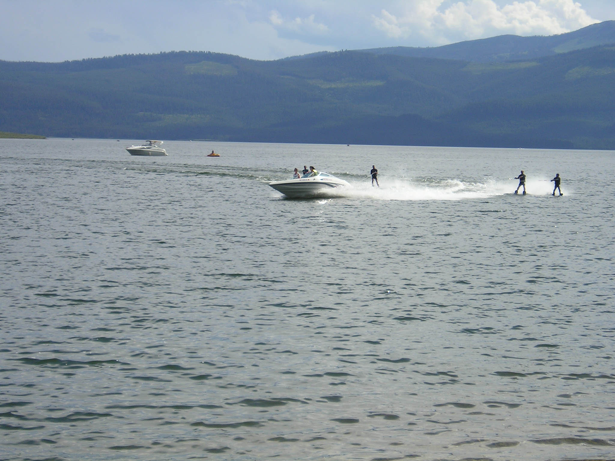 Yellowstone Holiday Resort And Marina