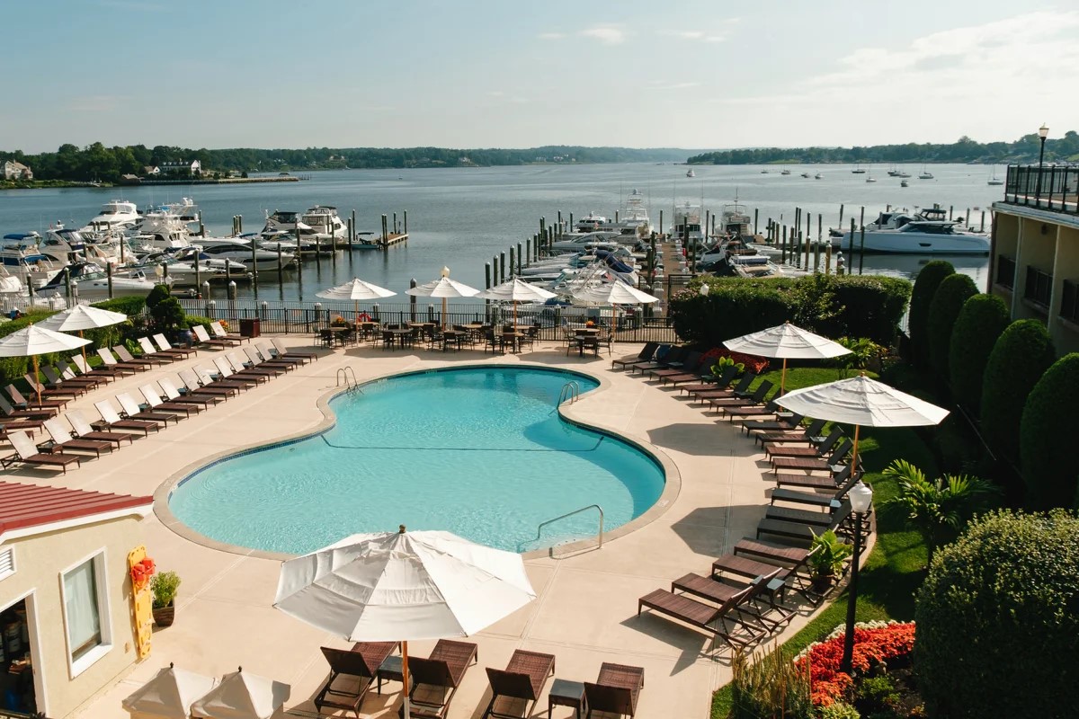 Molly Pitcher Inn And Marina