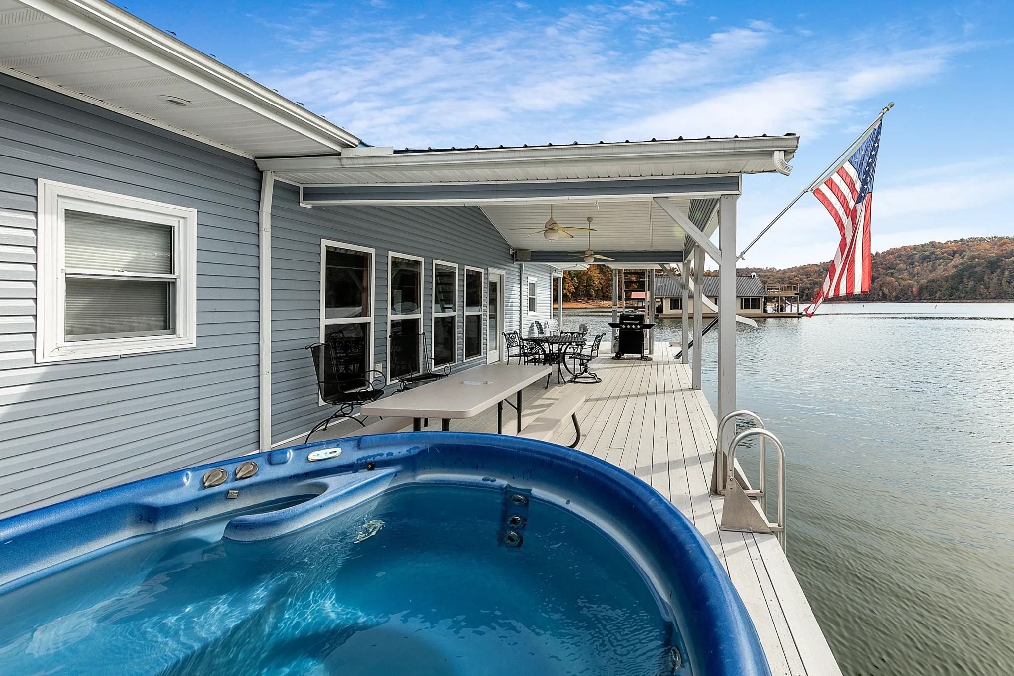 Flat Hollow Marina And Resort