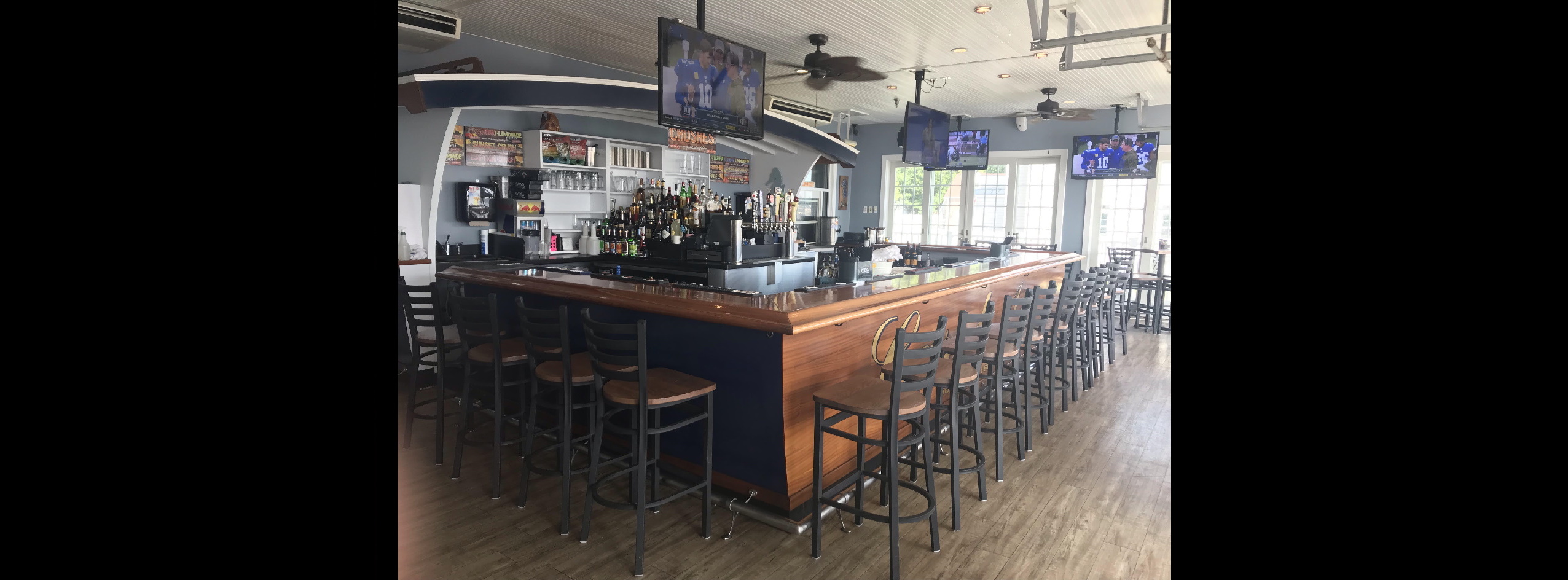 Lighthouse Restaurant And Dock Bar