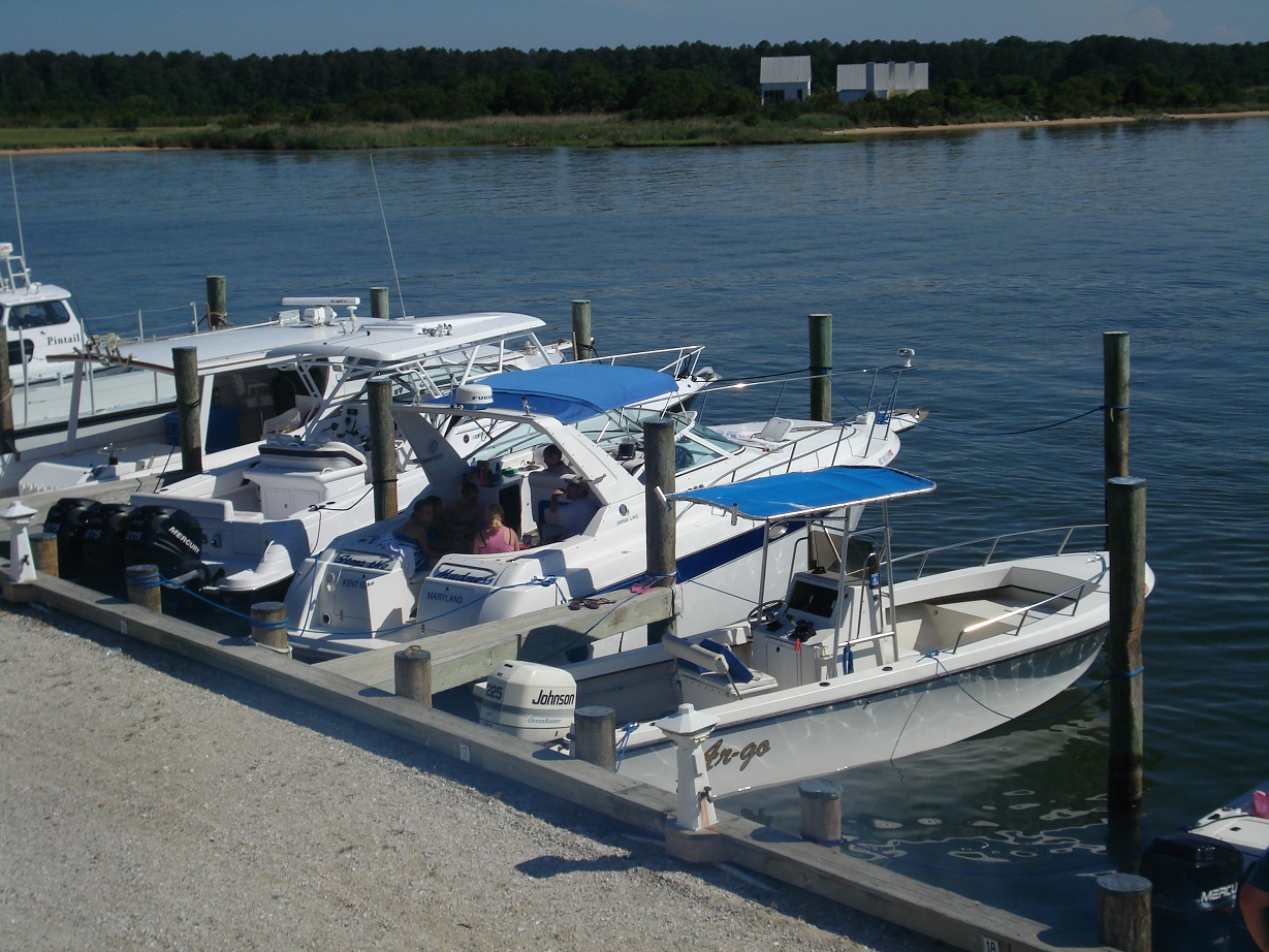 Lowes Wharf Marina Inn