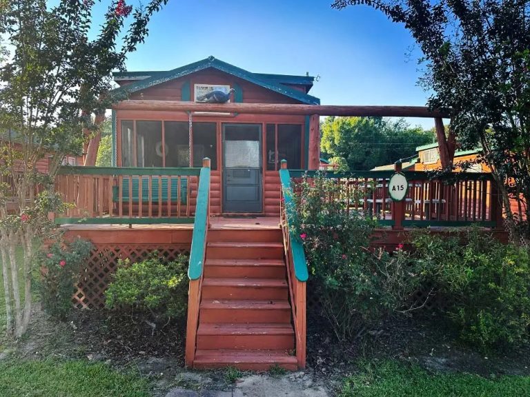 Carolina King Retreat And Marina