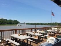 Kuchie's On The Water