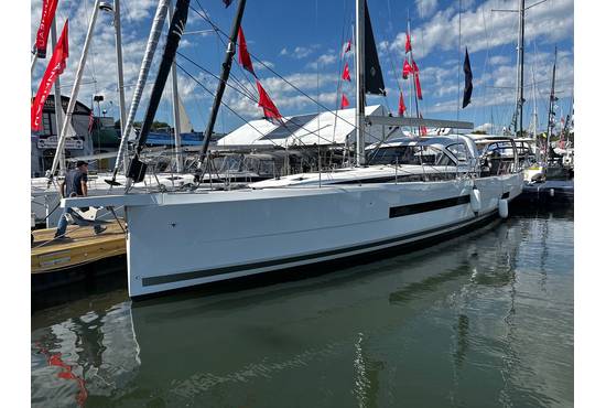 Nortons Yacht Sales And Marina