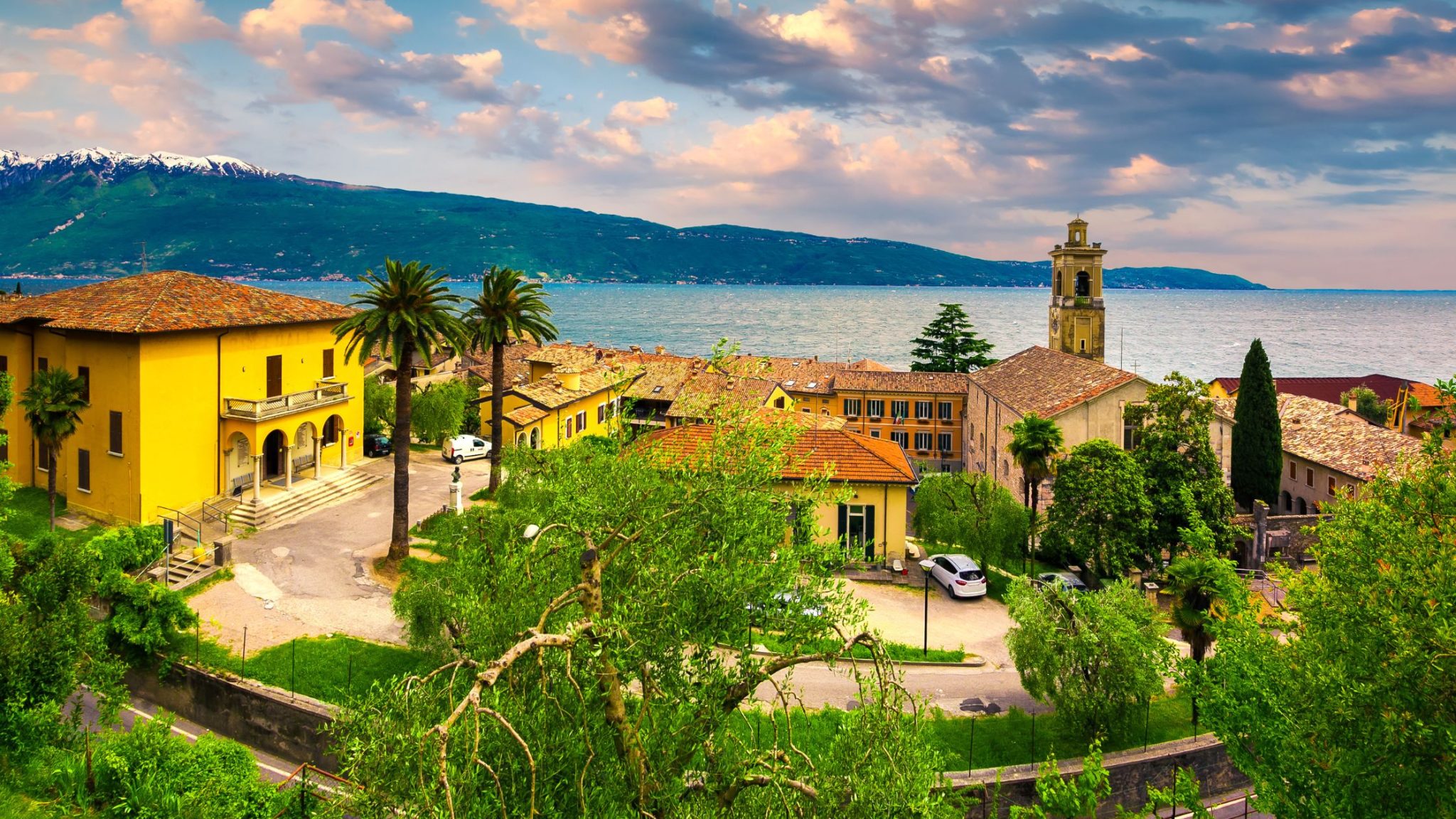 Lake houses on Lake Garda Italy