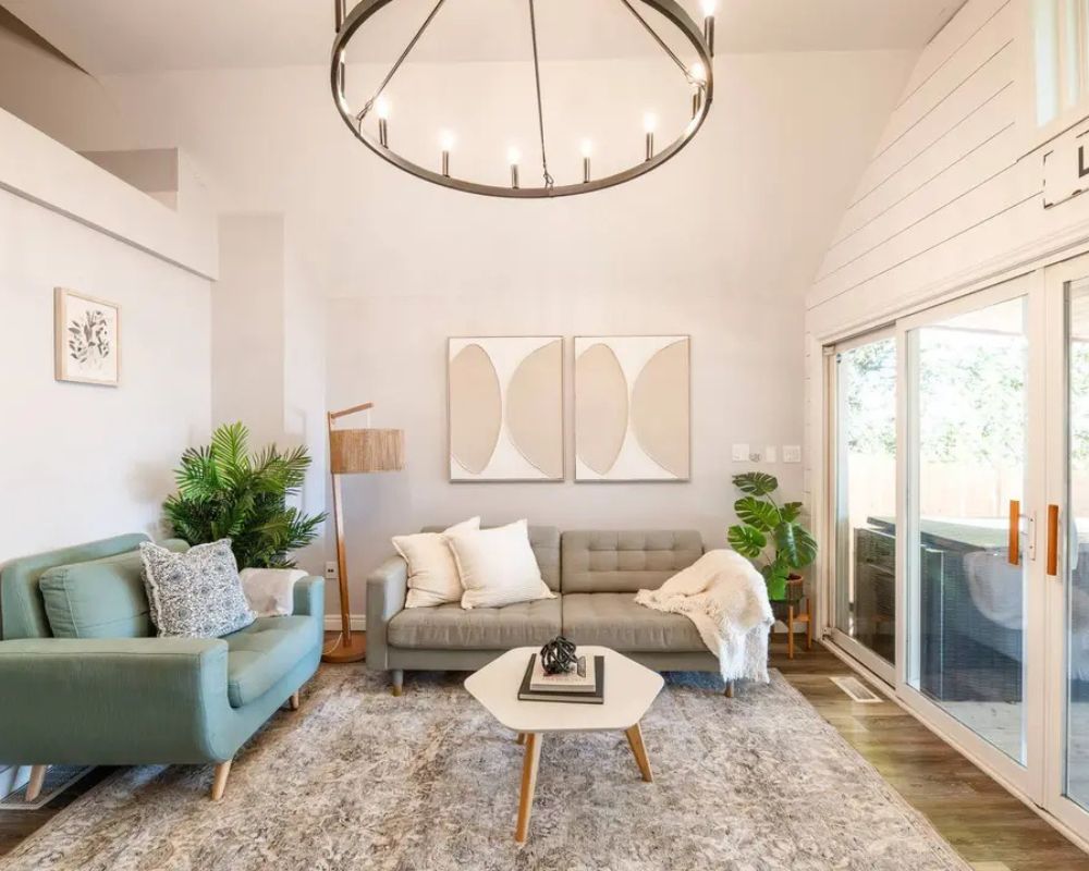 Luma Lakehouse Near Niagara Falls ( )