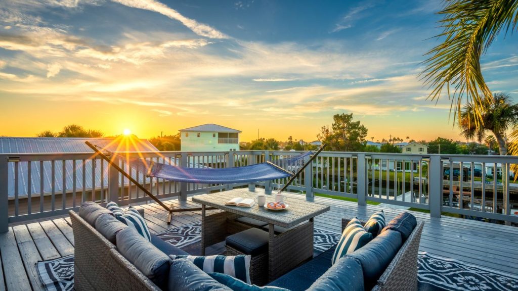 Gulf Access Waterfront Retreat ( )