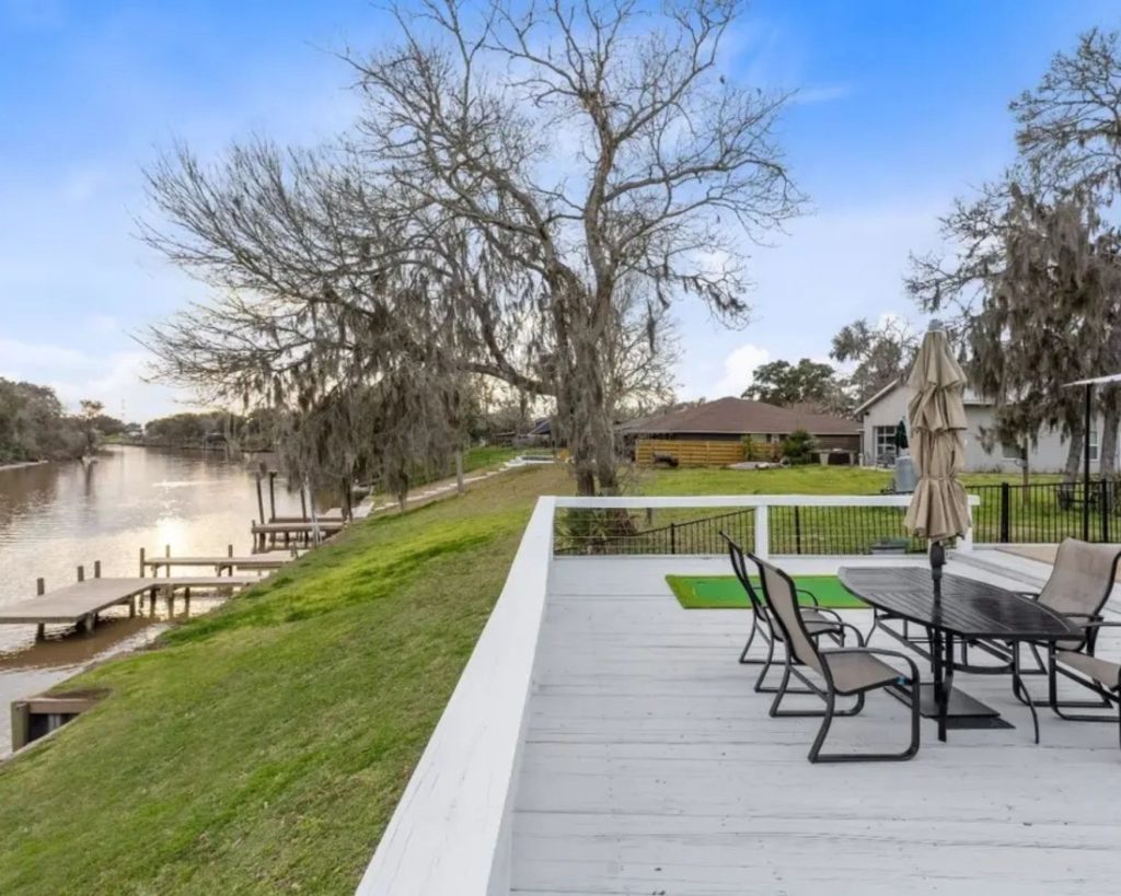 San Bernard River House Rental 