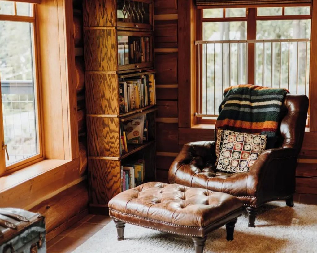 Lake Cavanaugh cabin near Mount Vernon