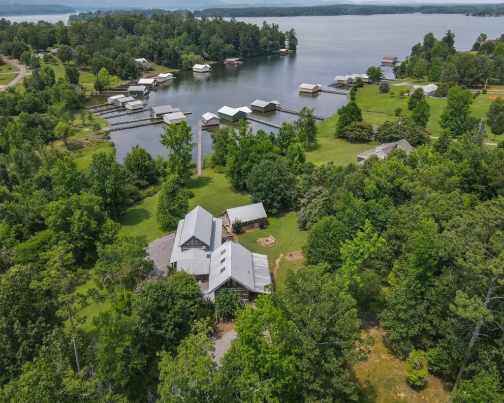 Lake Guntersville Cabin Rental ( )